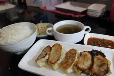 “肉汁ブッシャー系”餃子