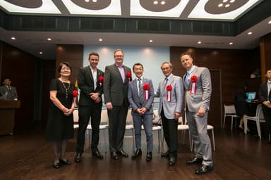 クラブ・オブ東京役員と石塚校長