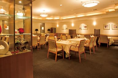 レストラン「シャングリ・ラ」　店内