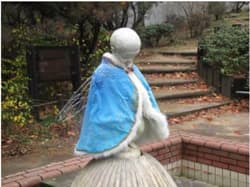 昨年のマント（テーマ：森の案内人）