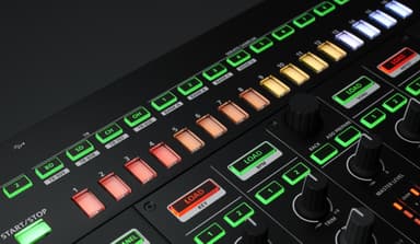 歴代のTRサウンドを「serato DJ」と同期して演奏