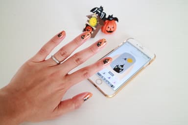 スマホで作るハロウィン・ネイル『Naiseal(ネイシル)』