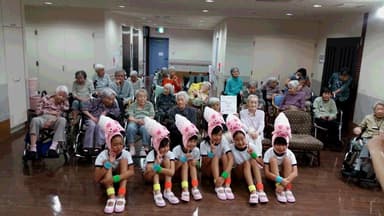 “やどぶた”と記念撮影