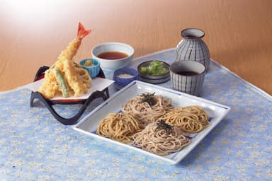 大海老韃靼そばと石挽そば
