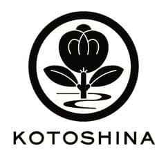 京都宇治のオーガニック茶の実オイルを70％配合　
日常のケアを心地よく、余韻に満ちた豊かな時間へ導く
美容オイルが新登場