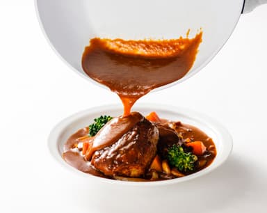 注ぎ口をつけることでお皿への盛り付けが簡単に