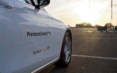 PremiumContact 6_装着写真1