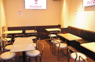 新宿店店内1