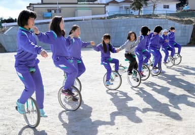 支援校(1) 宮古市立重茂小学校の生徒たち