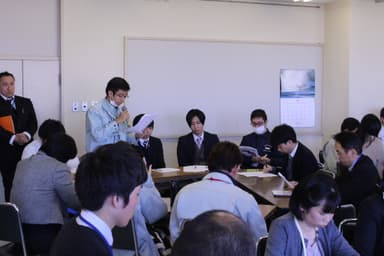 前回の職員研修(2016年12月20日・21日)開催風景2