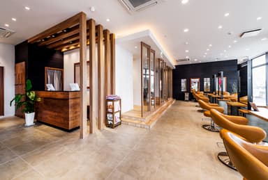 EARTH店内イメージ(3)