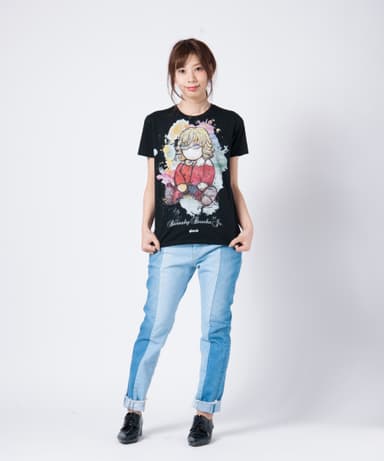 ドールTシャツ(バーナビー／ブラック) 女性着用イメージ
