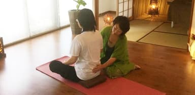 手の温もり呼吸法ケアセラピー02
