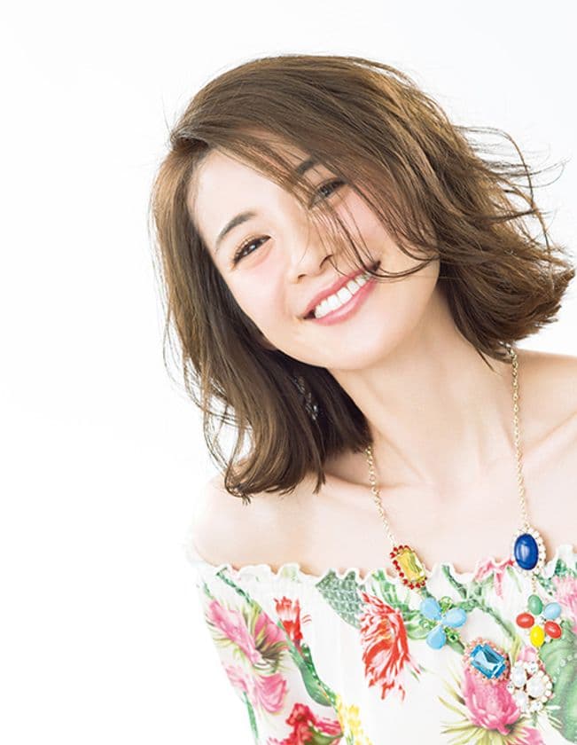 「いつでも笑ってて幸せそう」の秘密を大公開！
高垣麗子の笑顔の素！
『andGIRL 3月号』2017年2月10日（金）発売！
