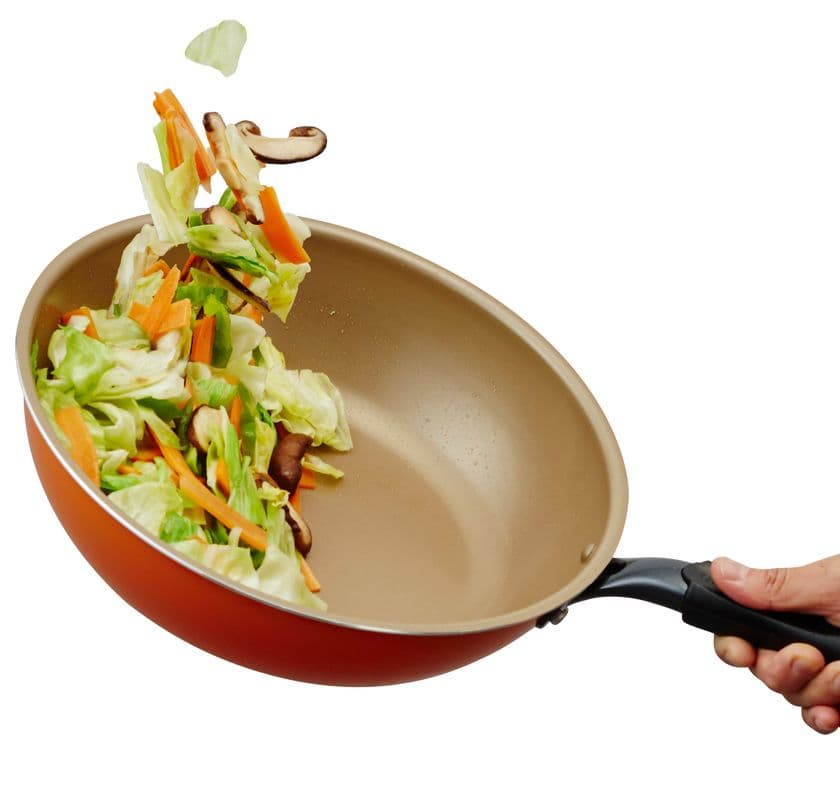 従来品より最大19％の軽量化を実現！
evercookフライパンのガス火専用が全面リニューアル