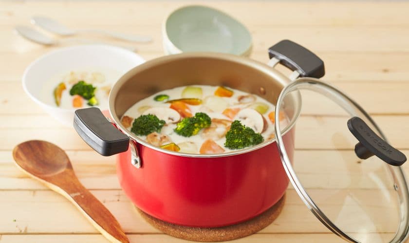 鍋底の慢性的なこびりつきを解消！
evercookフライパンに鍋シリーズが新登場