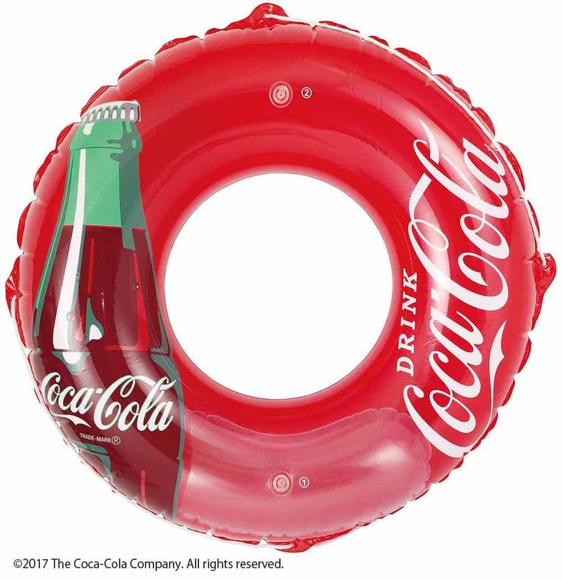 プール、海に映える！
「コカ・コーラ」のうきわやフロートが登場！