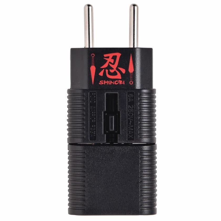 忍者の小道具？世界最小“海外電源マルチ変換アダプター”
「ロード・ウォーリア 忍 SHINOBI」が3月9日発売！