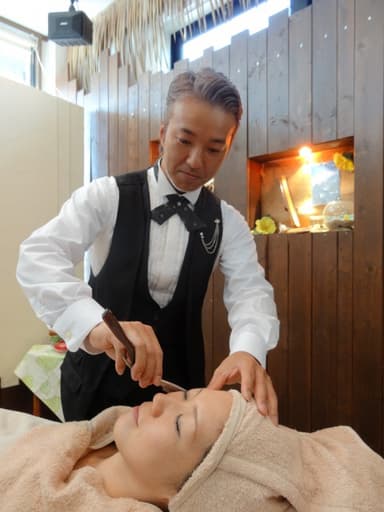 総支配人による施術(2)