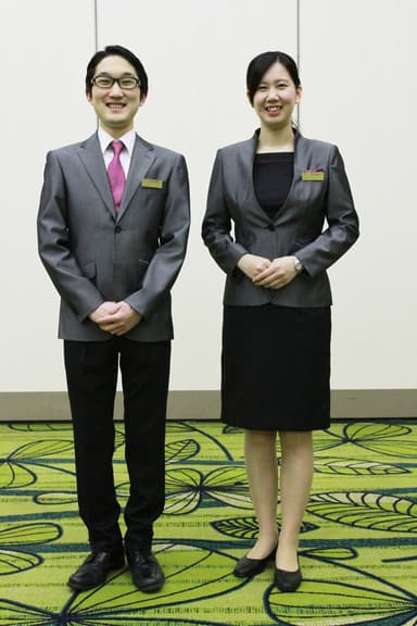 グレーと黒のブレザータイプ