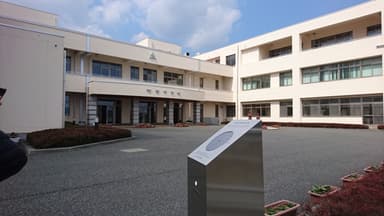 「ポーラ ピラー」を阿智中学校に設置