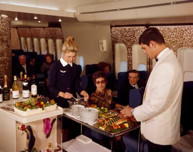 カルヴァン1987機内サービス　(C)Air France