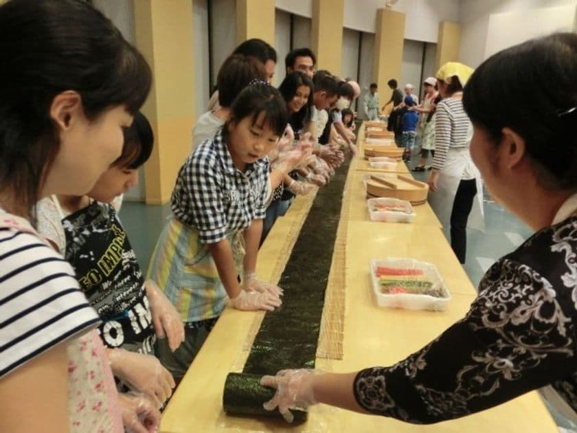 日本の伝統食「巻寿司」の魅力を世界へ発信！
「巻寿司大使」となって巻寿司普及活動をサポート