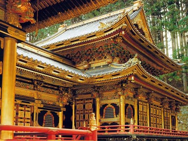 昼間の本殿　相之間