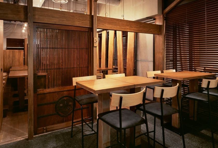 魚料理研究家 是友 麻希の飲食店
「にっぽんのひとさら」が東京 丸の内にオープン　
日本初！「搾りたて生揚げ醤油」で魚を楽しむ。
新しい発酵食文化を創造し、世界へ発信！