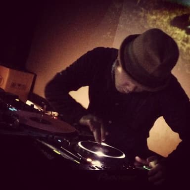 出演アーティスト：DJ D.S.K aka MAYHEM