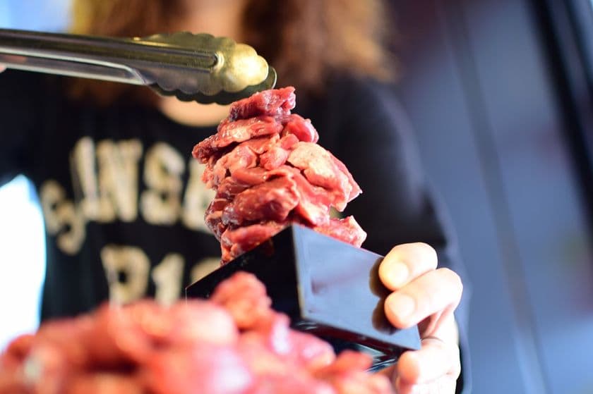 日本初！※焼肉屋で詰め放題！？
父の日企画　お疲れ様！
ワンコイン焼肉詰め放題イベント開催