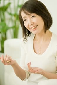著者　中野日出美