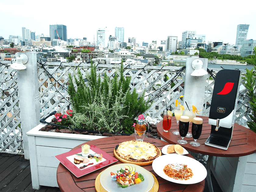 見た目は黒ビール！話題のドラフトコーヒーで乾杯！
アイスクレマガーデンwithスイーツ期間限定オープン
