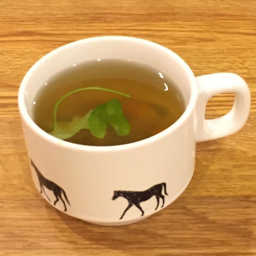 サクラホテル併設・サクラカフェの低価格の朝食ビュッフェに
無農薬野菜と野草を使ったスープが新登場！