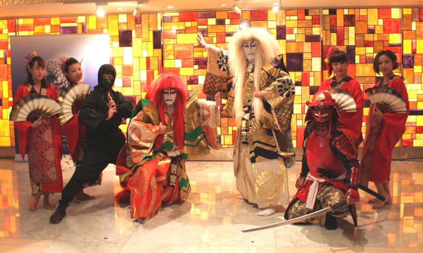 カジュアルディナーを楽しみながら
ジャパンエンターテイメントを満喫。
歌舞伎演目「連獅子」を軸とする
『KABUKI Dinner Show』グランドオープン！