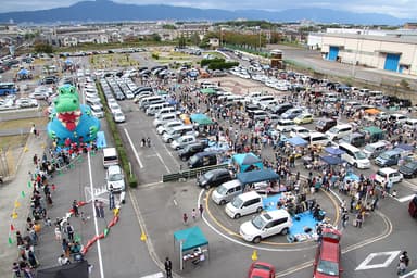 月の輪自動車教習所のイベント。例年約4&#44;000人が集まる、一大イベントです。