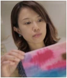河野里美氏