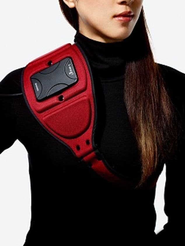 日本女性の体のお悩みNo.1「肩こり」に朗報！
携行型の交流磁気治療器「imag」を緊急発売！
