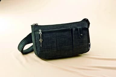 コナン　多機能バッグ