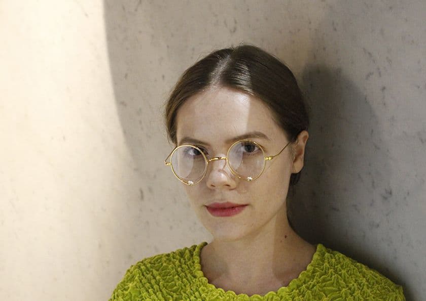 ジュエリーとしてのリーディンググラス『BOOKART』　
本を読むヒトの美しさをテーマに、11月10日デビュー