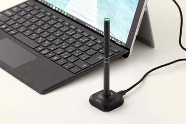 ノートPCで充電2(文字なし)