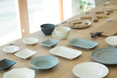 作家さんによる生活道具が並ぶテーブル