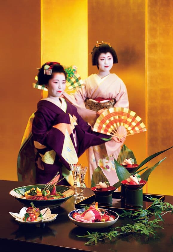 京都ブライトンホテル、開業30周年記念プログラム発表　
全国天満宮総本社 北野天満宮と花街 上七軒とのコラボや
ホテルロビーでのいけばな展(15流派)が決定