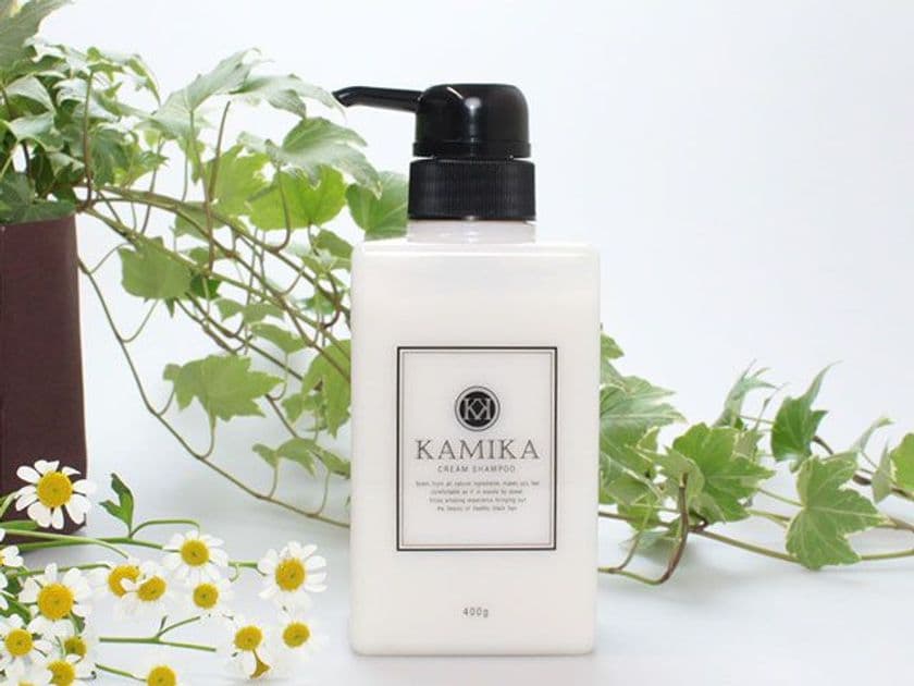 白髪や抜け毛世代におくる“泡立たない”シャンプー　
オールインワン黒髪クリームシャンプー「KAMIKA」発売