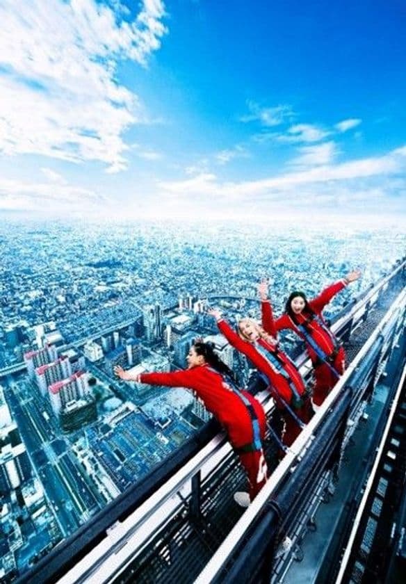 日本初（※）、地上３００mの断崖絶壁スリル体験！
「EDGE  THE  HARUKAS（エッジ　ザ　ハルカス」
を３月７日にオープン