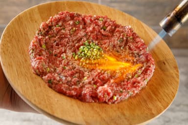 “炙り”和牛ユッケのなめろう