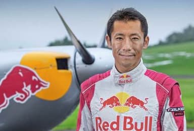 室屋義秀氏