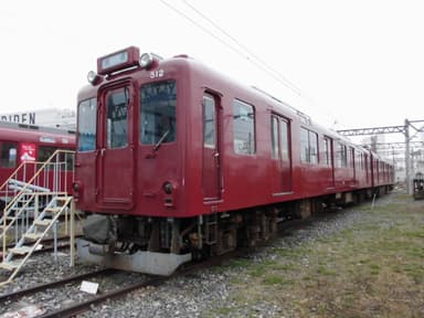 612号車―512号車（２両編成）