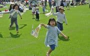 芝生の上で走ってみよう！