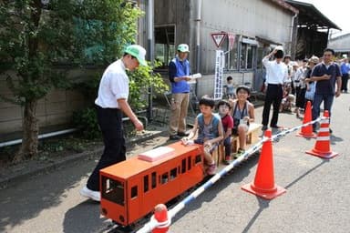 ミニ電車乗車体験